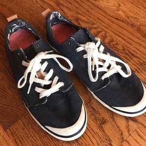 Women's Tennis Shoes Sneakers REEF Size 7.5